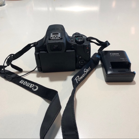 Canon Powershot SX60 16.1MP Digital Camera - Picture 3 of 6